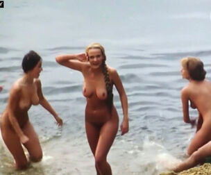 Nude ample jugs femmes caught after swimming