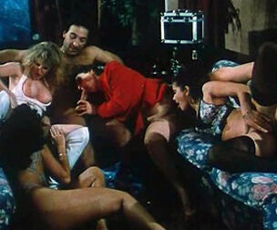 Switch roles group sex Sessualita bestiale (1994) Angelica
